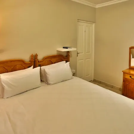 Happy Holiday Langebaan Exterior photo