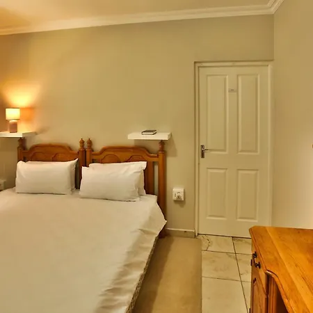 Happy Holiday Langebaan Exterior photo